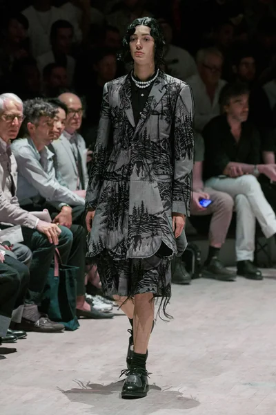 Look 8
